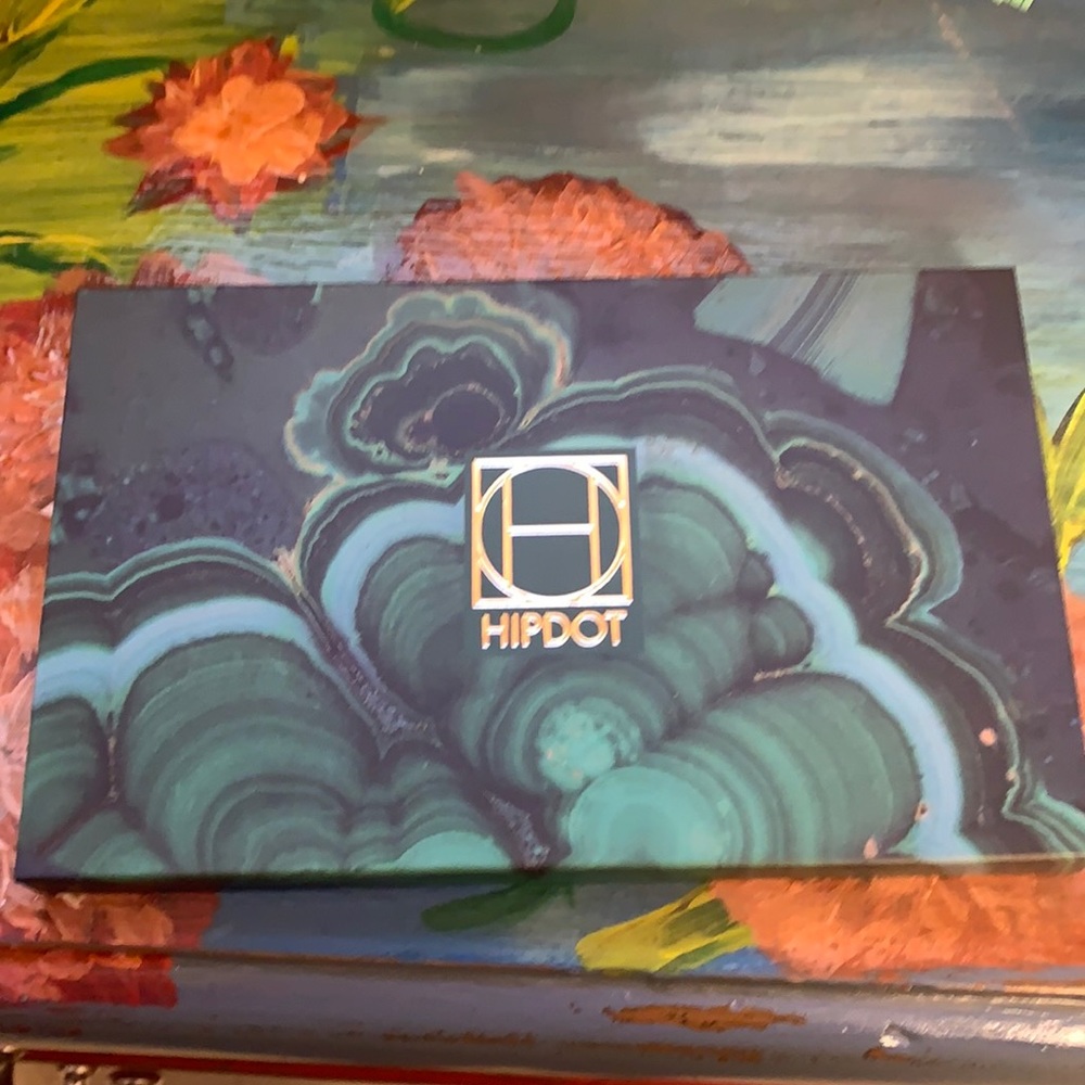 Hipdot eye shadow pallet